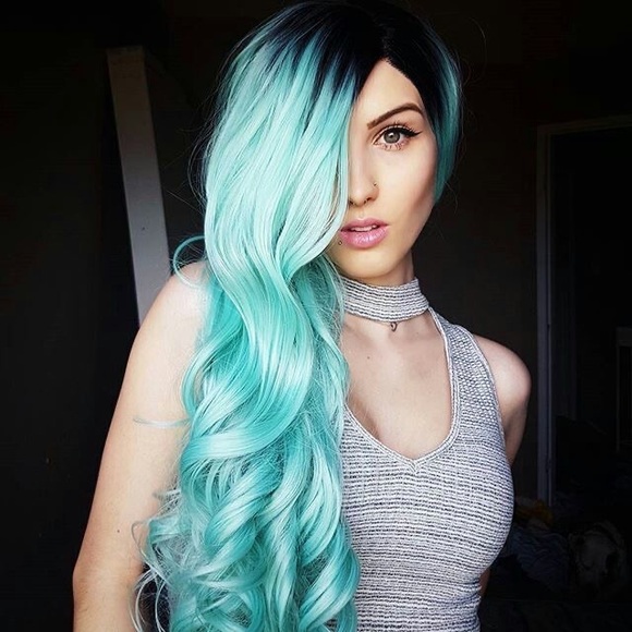 - 💫24” BLUE GREEN OMBRÉ CURLYLACE FRONT WIG *NWT*